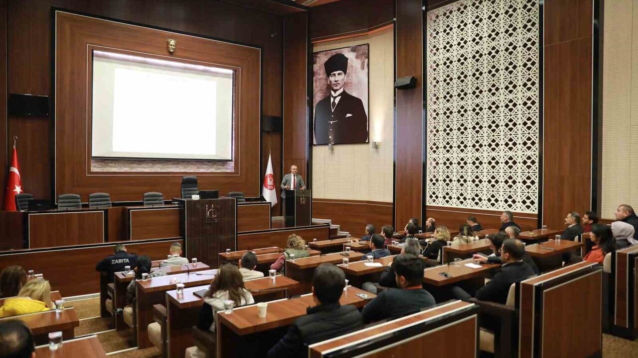 Keçiören Belediyesi personeline taşınmaz mal yönetimi eğitimi