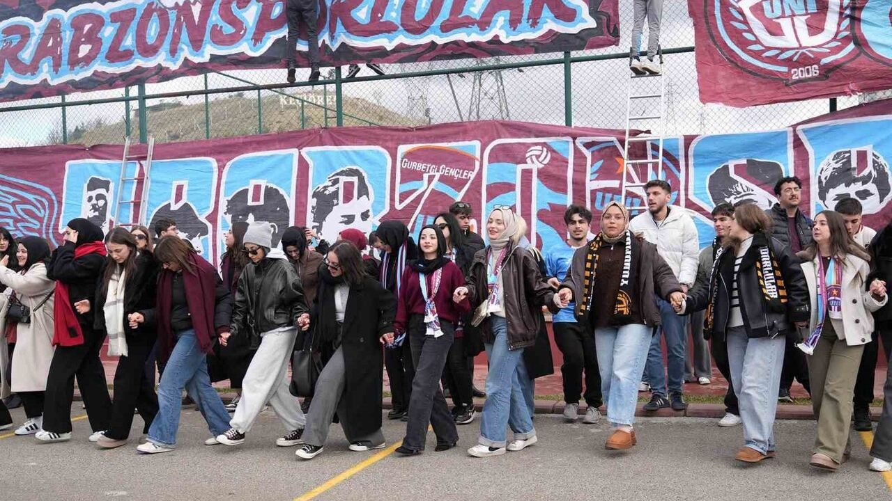 Keçiören'de Üniversiteli Trabzonsporluların Horon Festivali Bağlum Kösrelik Mesire Alanı'nda Düzenlendi