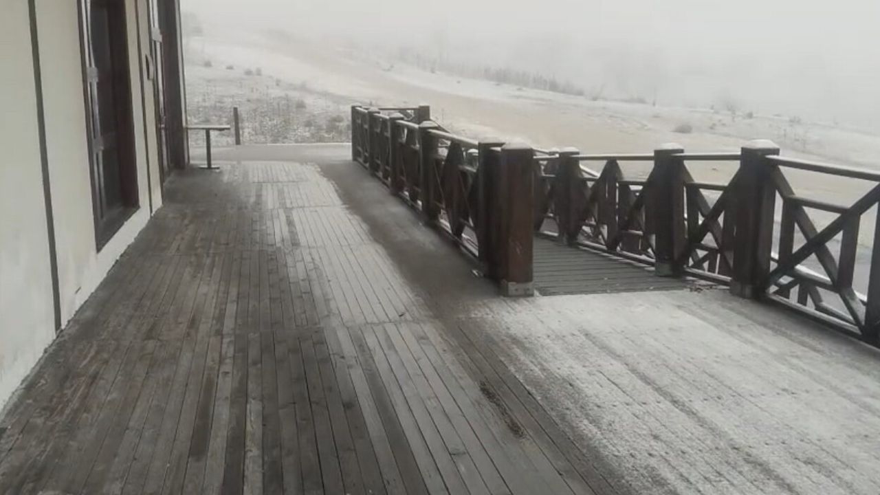 Keltepe Kayak Merkezi'ne mevsimin ilk karı: Karabük'te yüksek kesimler beyaza büründü