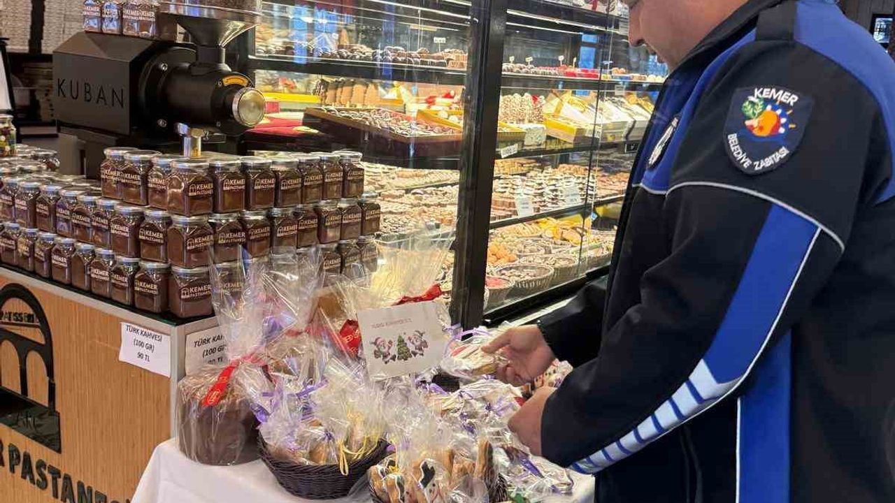 Kemer'de yılbaşı öncesi zabıta denetimi: kasap, pastane ve mezeciler kontrol edildi