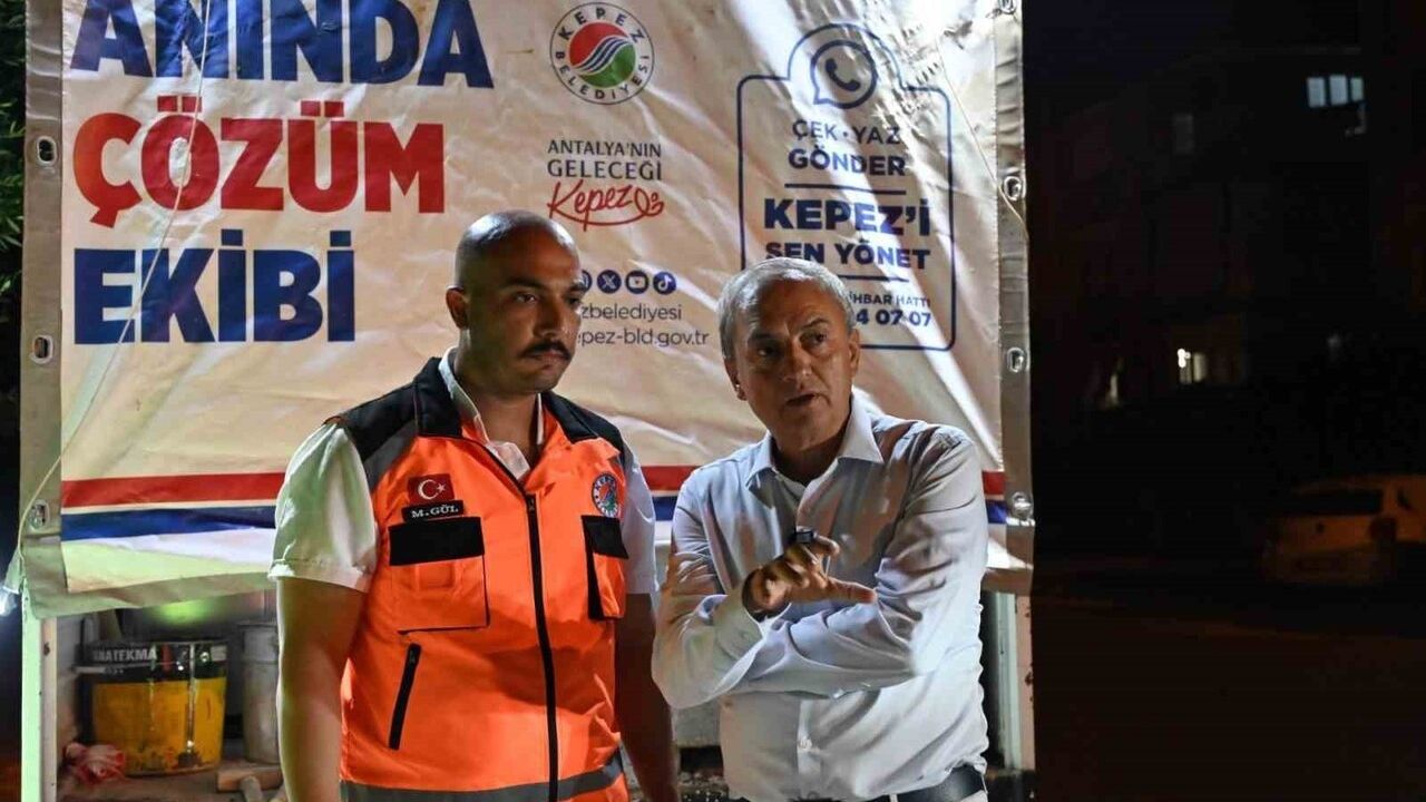 Kepez'in 'Anında Çözüm' Ekibi 7/24 Mahalle Hizmetinde