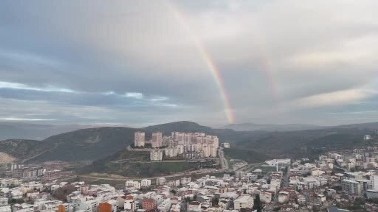 Kestel semalarında yağış olmadan beliren parlak gökkuşağı dronla görüntülendi