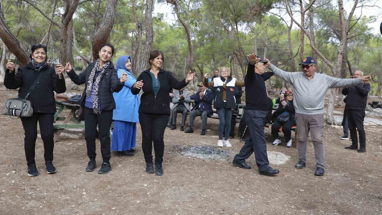 Kıbrıs Gazileri ve Aileleri Kuyuluk Tabiat Parkı'nda Buluştu