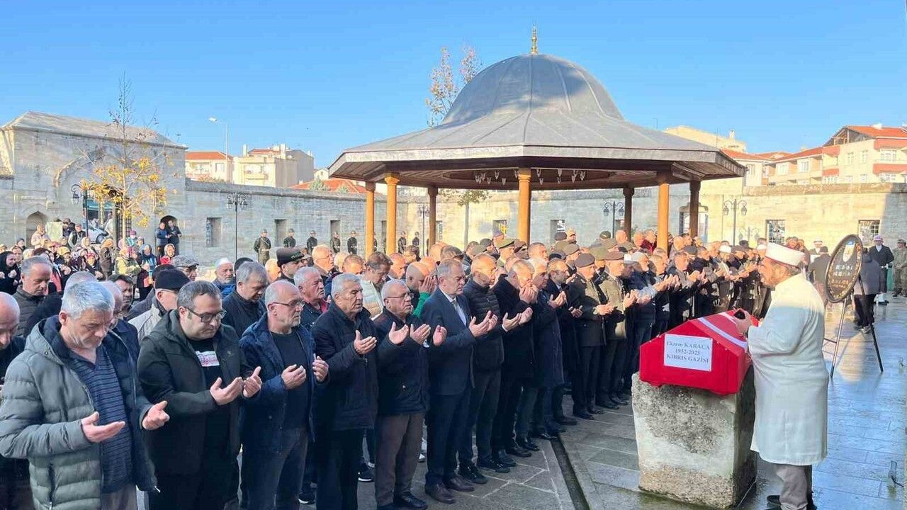 Kıbrıs Gazisi Ekrem Karaca Babaeski'de Son Yolculuğuna Uğurlandı