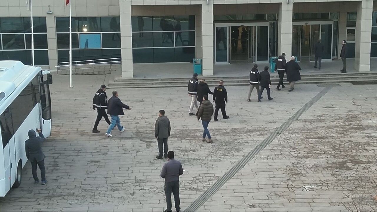 Kilis merkezli FETÖ/PDY operasyonunda 15 gözaltı, 1 tutuklama