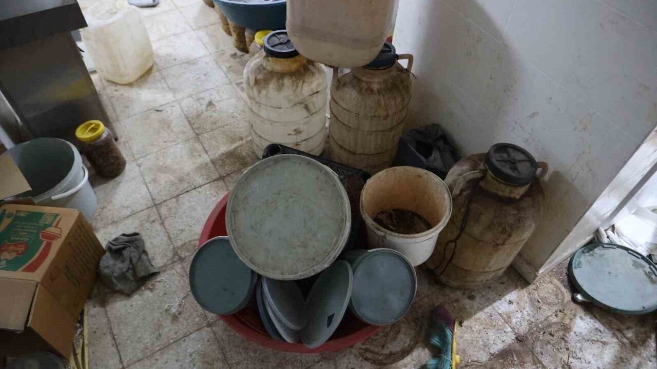 Kilis’te hijyen kurallarına uymayan merdiven altı işletmeye 105 bin 158 TL ceza