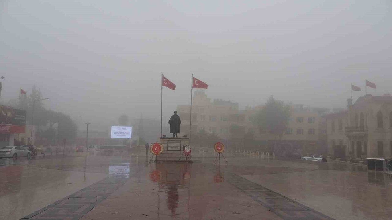 Kilis’te sabah yoğun sisi görüş mesafesini düşürdü