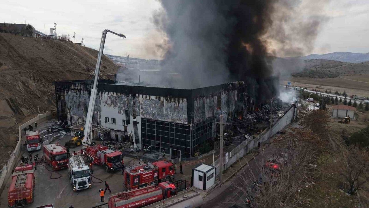 Kırıkkale’de Bahadır Kimya Fabrikası’ndaki yangın büyük oranda kontrol altına alındı