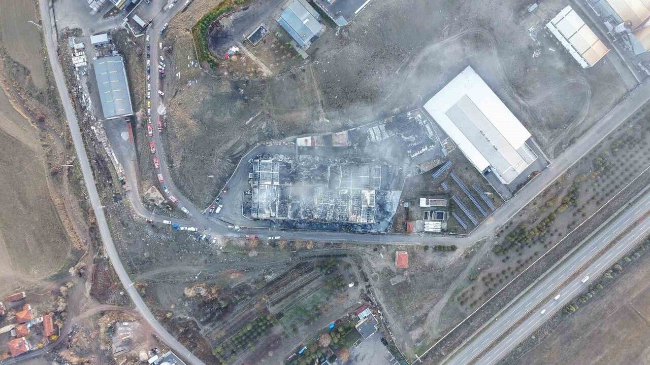 Kırıkkale’de Bahadır Kimya Fabrikasında Yangın: Enkaz Haline Gelen Tesisin Havadan Görüntüleri