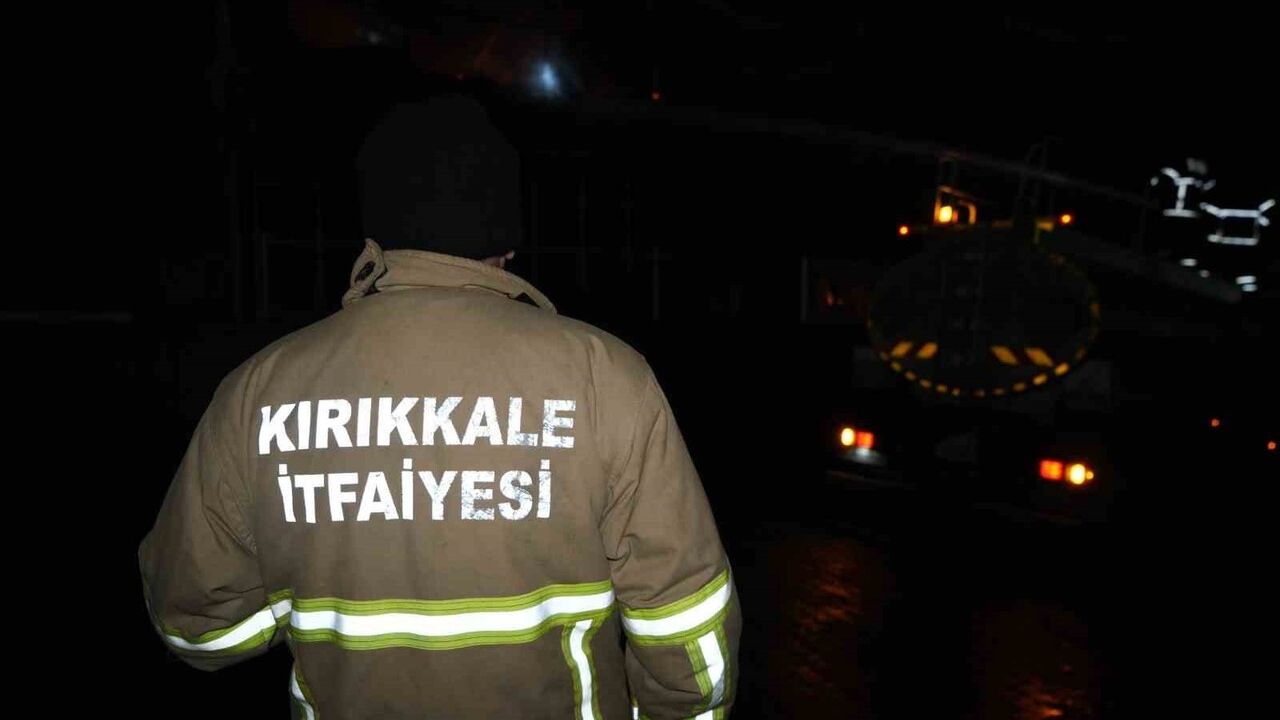 Kırıkkale'de Bahadır Kimya fabrikasındaki yangın 10 saatlik müdahale sonrası kontrol altına alındı