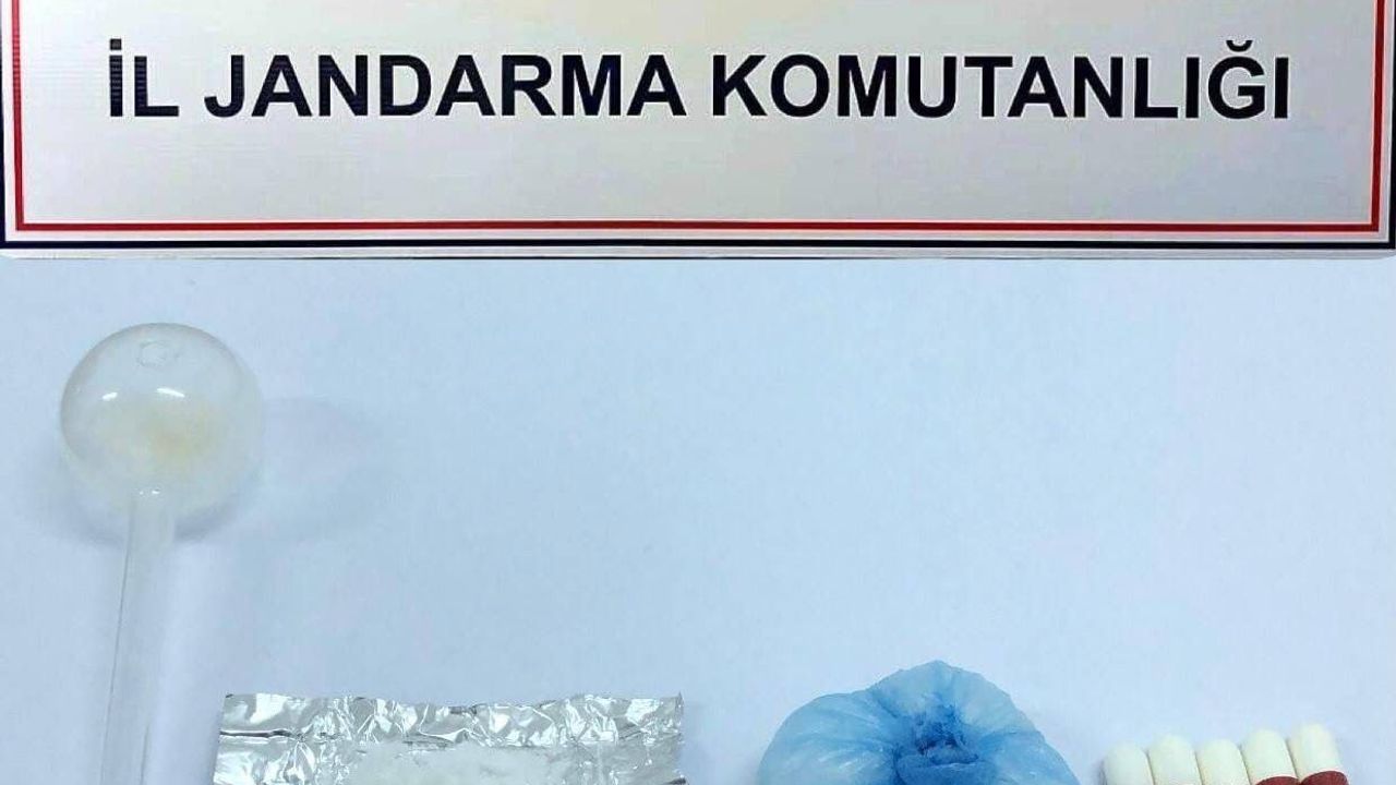 Kırıkkale'de jandarma şüpheli yolcuda metamfetamin ele geçirdi; şahıs tutuklandı