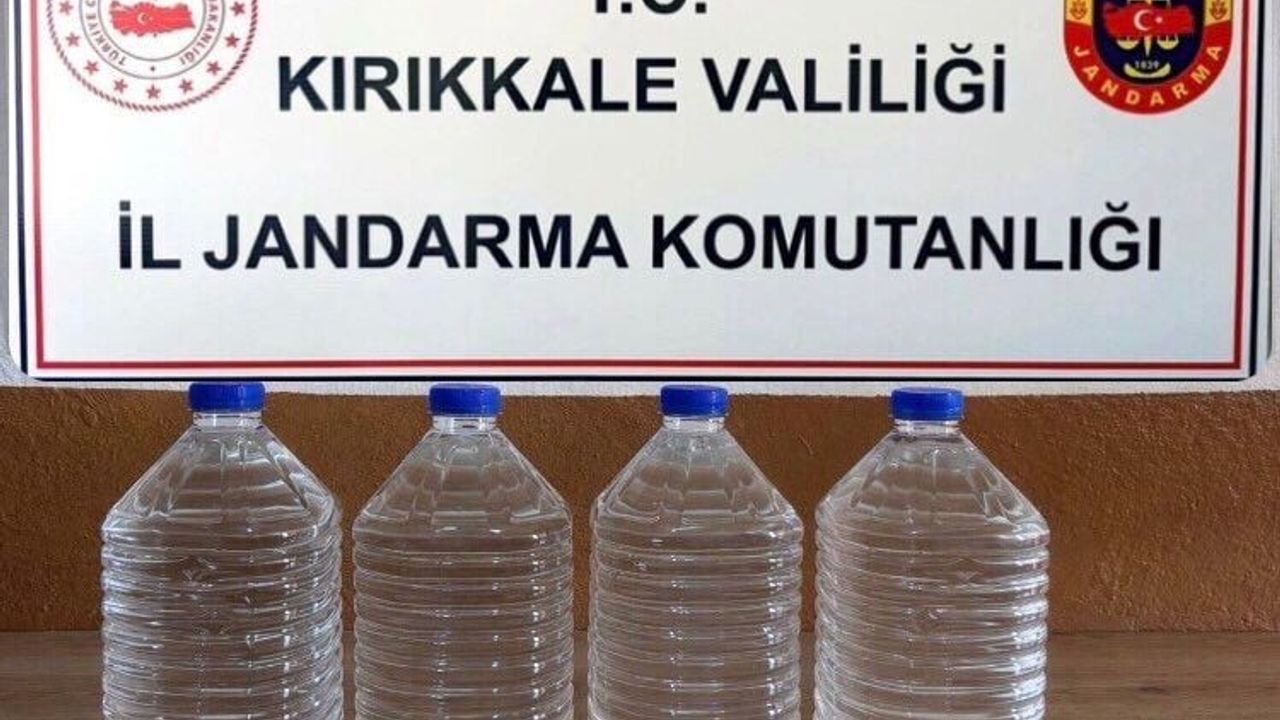 Kırıkkale'de kargo paketinde 20 litre kaçak etil alkol ele geçirildi
