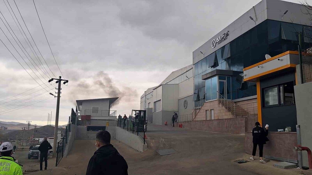 Kırıkkale Yahşihan OSB'de ikinci fabrika yangını: Müdahale sürüyor