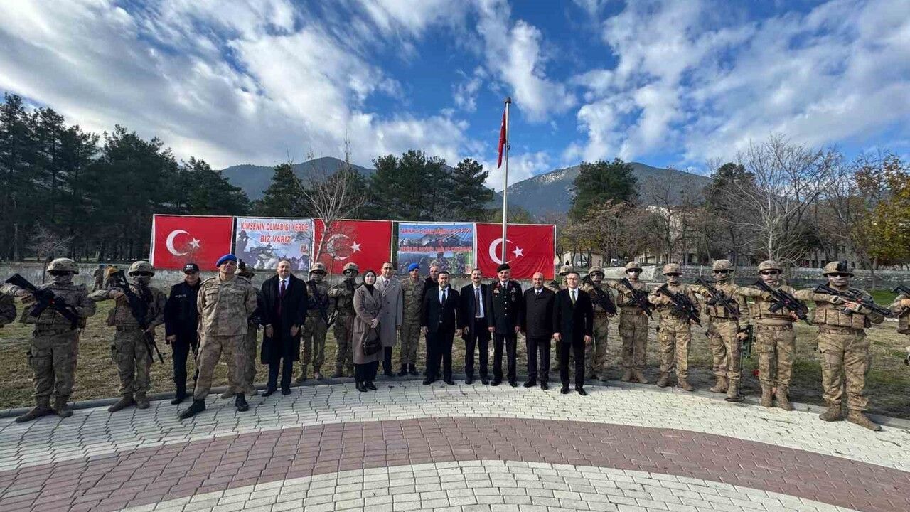 Kırkağaç’ta 38. Dönem Uzman Erbaşların Mezuniyeti: 1.750 Jandarma Komando Yeni Görevine Başladı