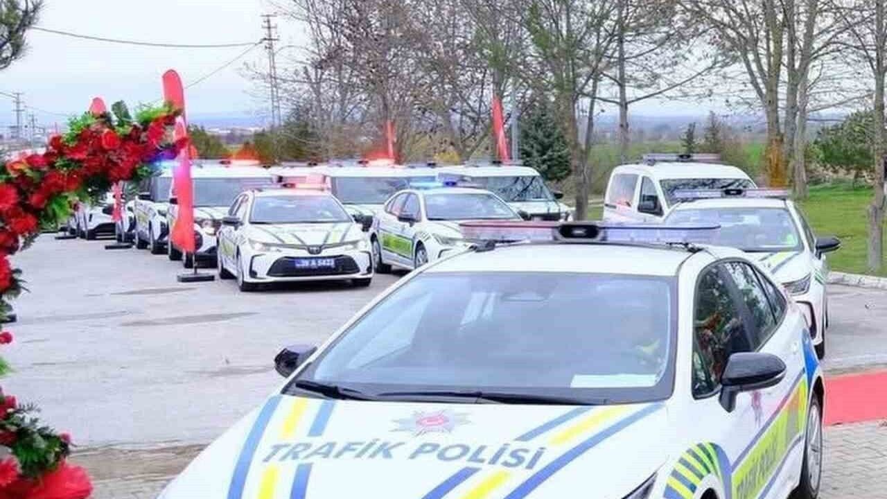 Kırklareli Emniyet Müdürlüğü'ne 64 yeni araç hizmete alındı
