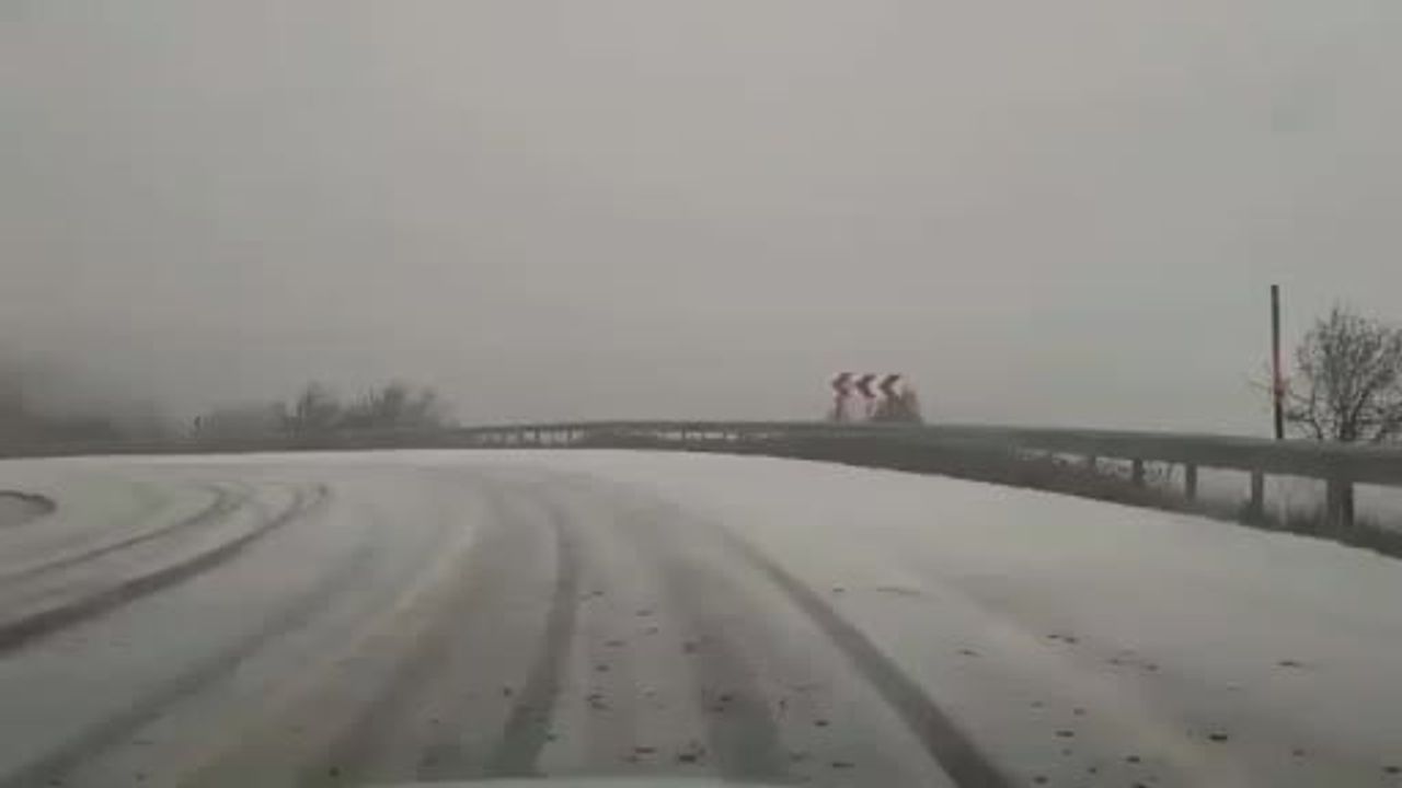 Kırklareli Mahyadağı'nda kar yağışı: Yol açık, ekipler müdahalede