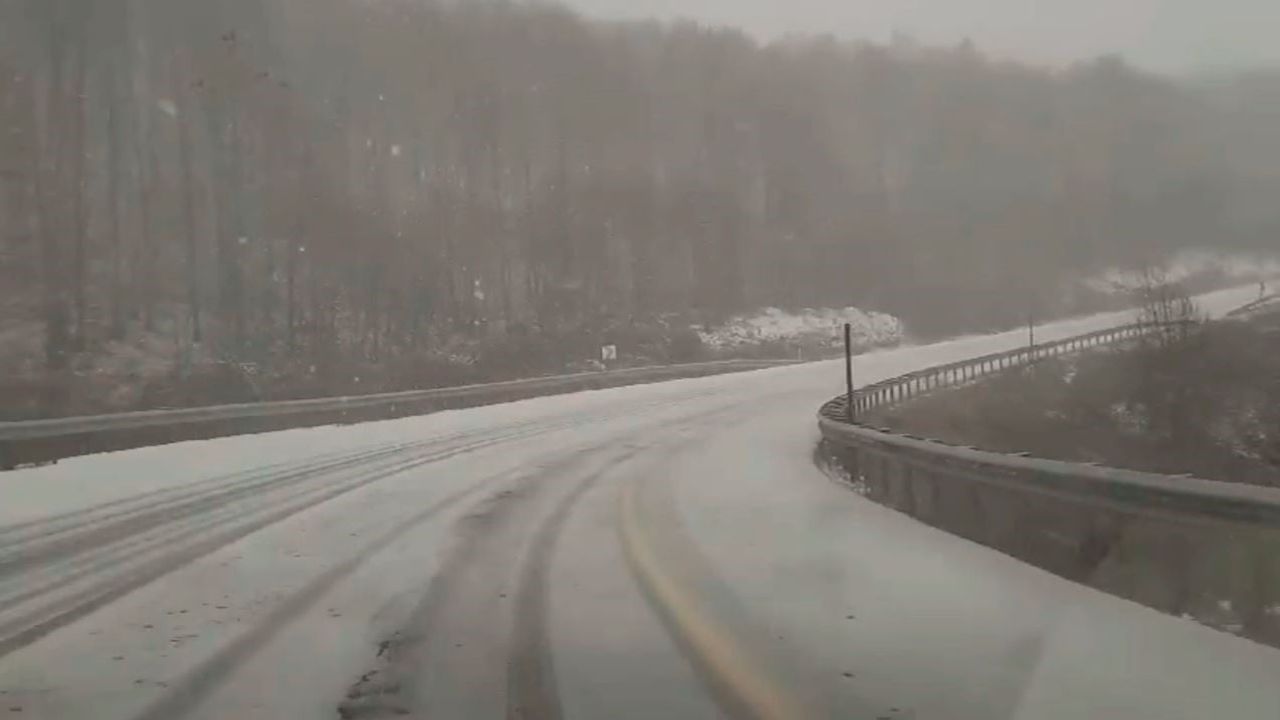 Kırklareli Mahyadağı'nda kar yağışı: Yol trafiğe açık, önlemler alındı