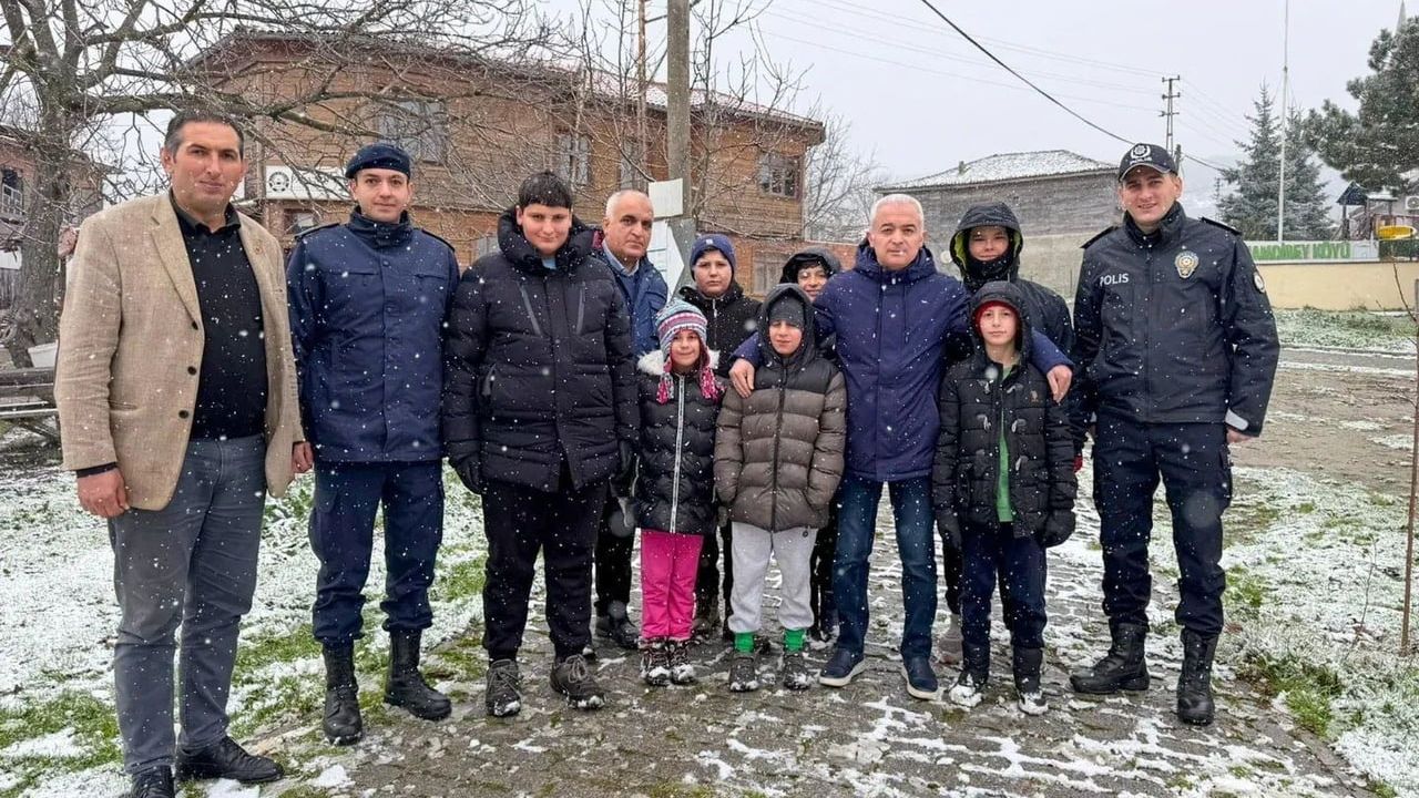 Kırklareli Valisi Uğur Turan Hamdibey Köyünde Vatandaşlarla Buluştu