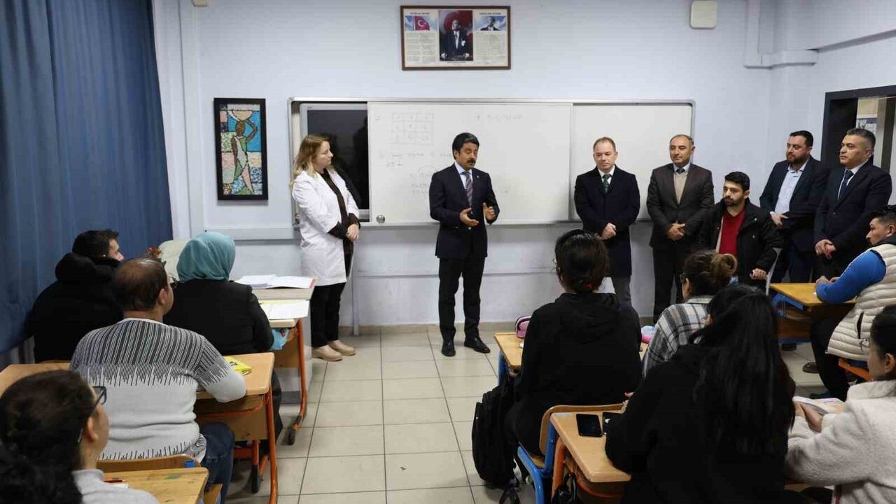 Kırşehir'de 74 Engelli Aday Gönüllü Öğretmenlerle E‑KPSS'ye Hazırlanıyor