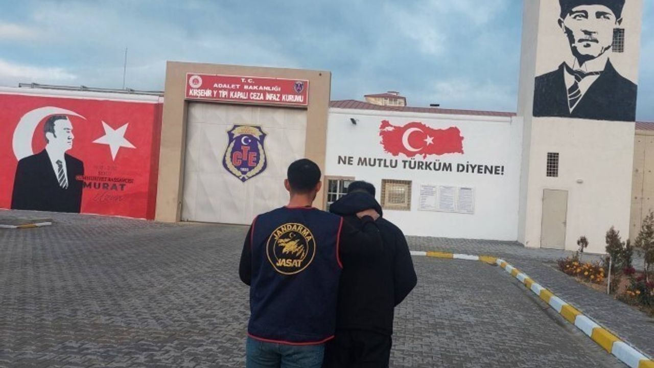 Kırşehir'de JASAT, hakkında 3 yıl 9 ay hapis cezası bulunan şahsı yakaladı