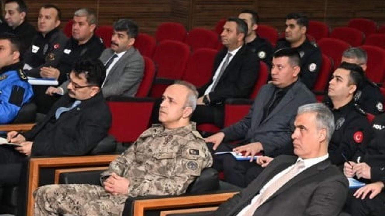 Kırşehir İl Emniyet Müdürlüğü aylık değerlendirme ve koordinasyon toplantısını gerçekleştirdi