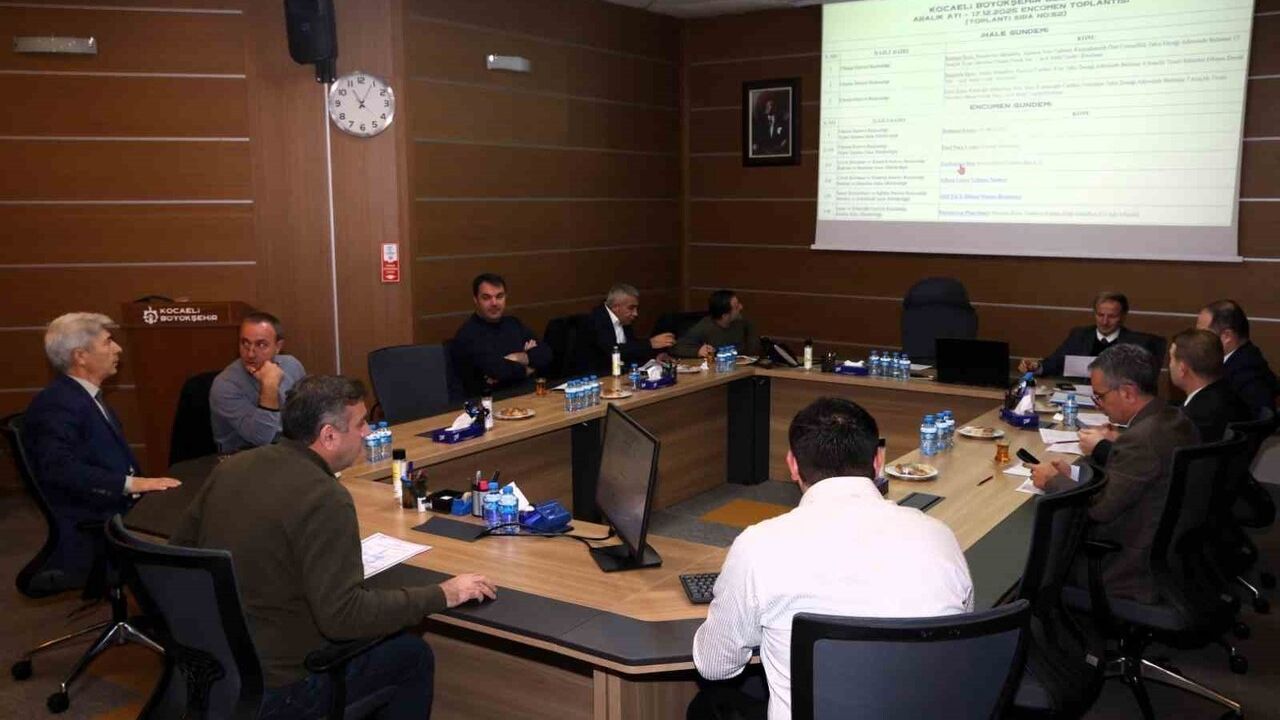 Kocaeli Büyükşehir Encümeni: Yılbaşı gecesi işletmeler 03.30’a kadar açık olabilecek