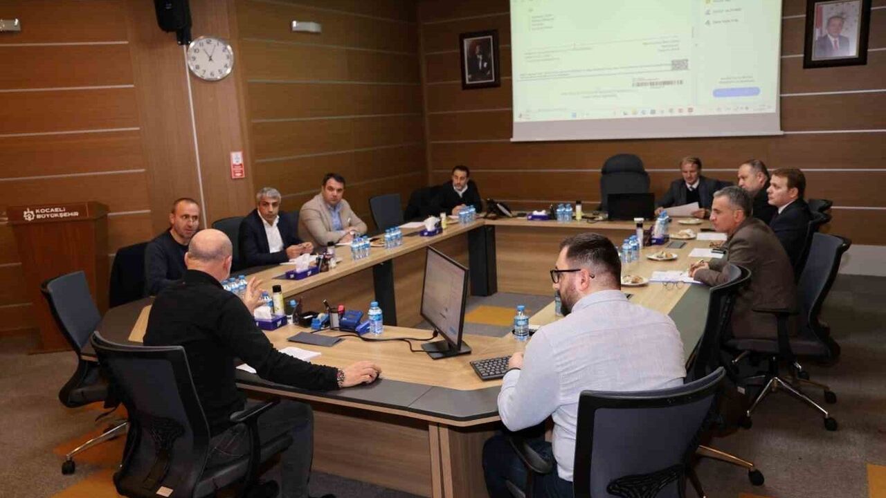 Kocaeli'de 137 özel halk otobüsü şoförüne toplam 404 bin 561 lira idari ceza