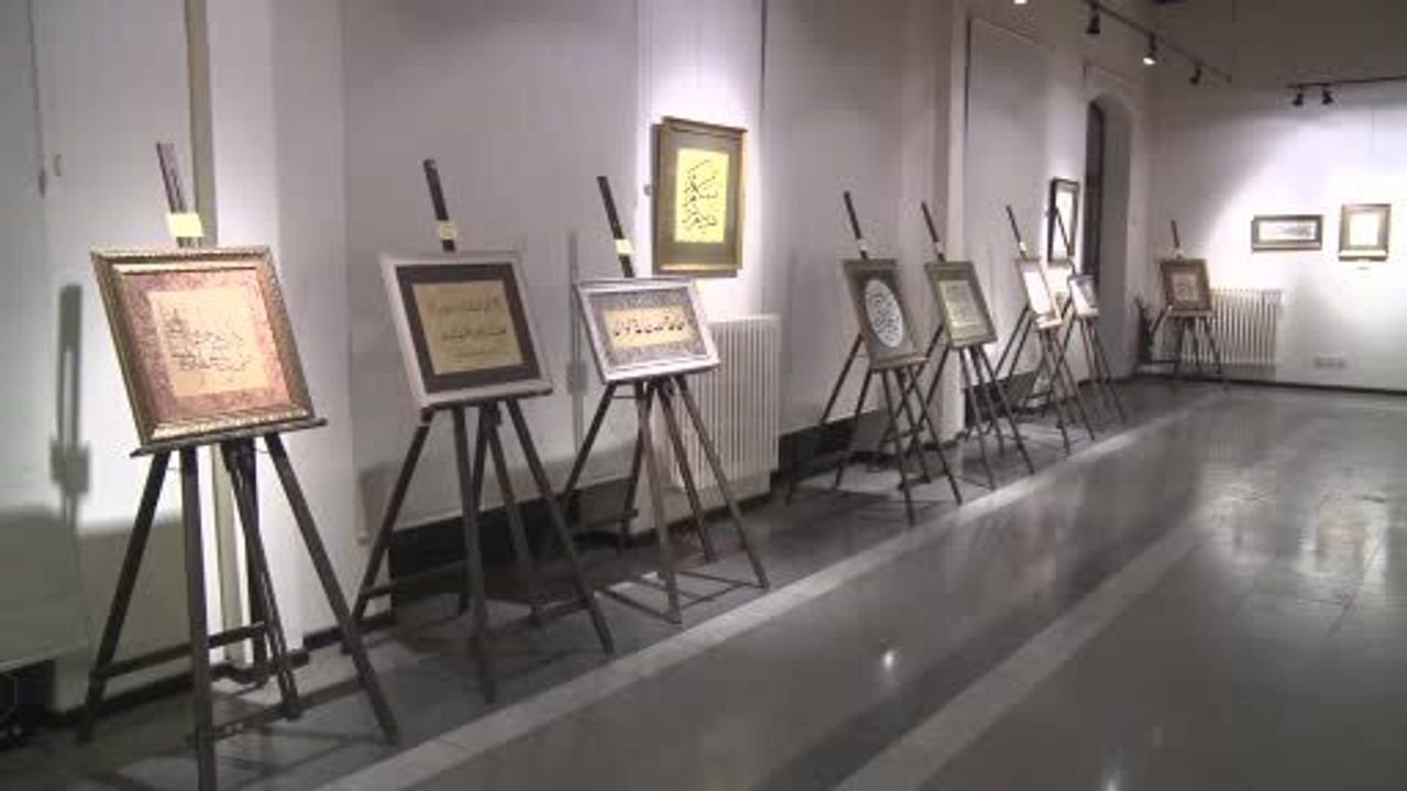 Kocaeli'de 'Ayetler ve Hadisler ile Aile: Hüsn-i Hat Sergisi' aile kavramını hat sanatıyla yorumladı