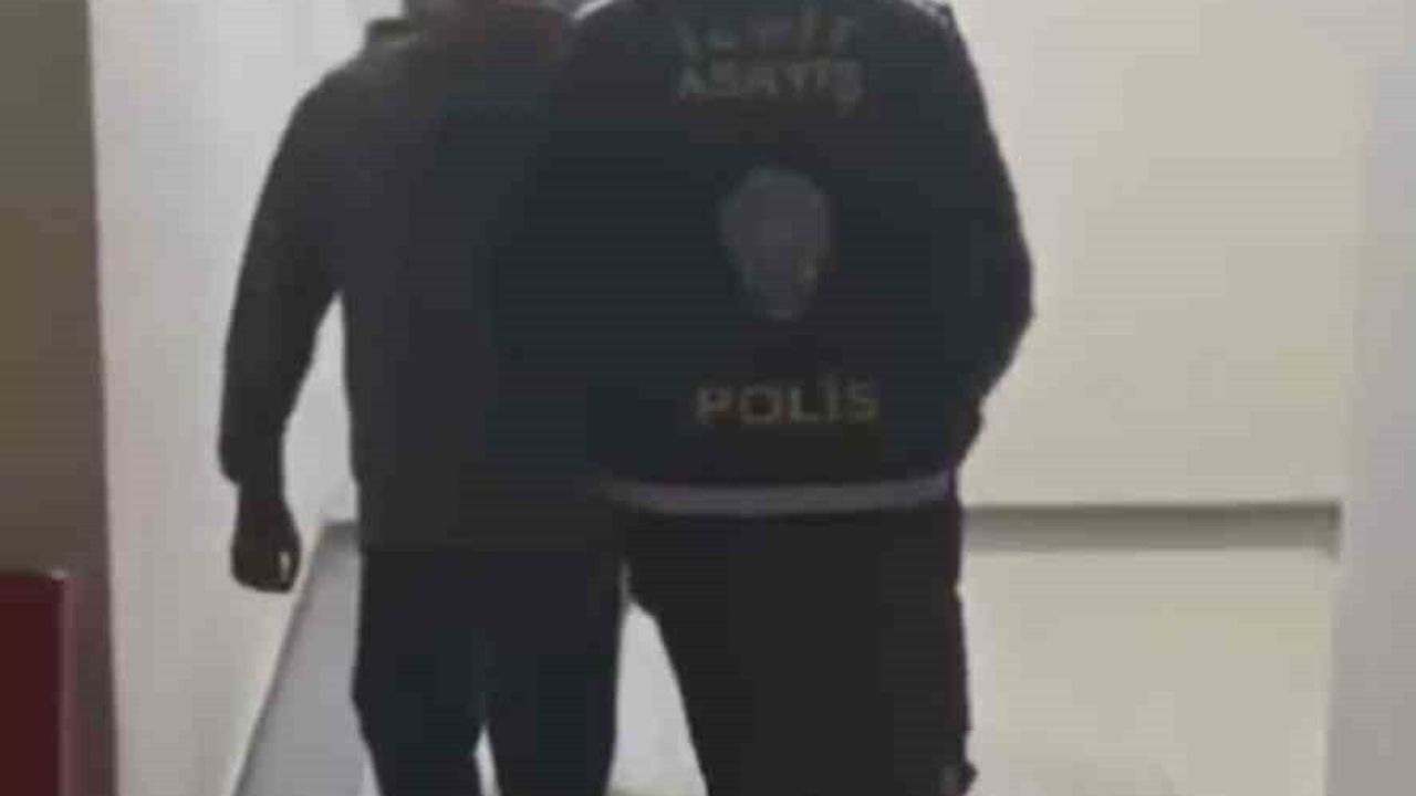 Kocaeli’de duvarlara yasa dışı bahis reklamı yazdığı tespit edilen 2 şüpheli yakalandı