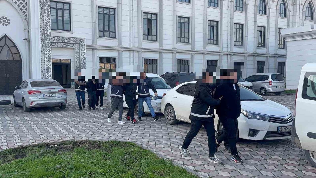 Kocaeli'de silahlı saldırı: Futbolcu Uğurcan Bekçi'nin de arasında olduğu 3 kişi yaralandı, iki şüpheli tutuklandı