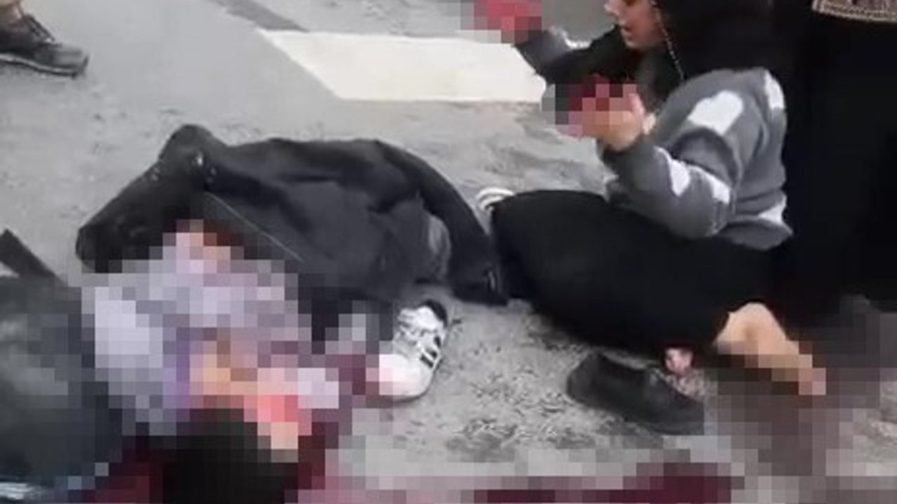 Kocaeli'de yaya geçidinde servis minibüsünün çarptığı 10 yaşındaki öğrenci hayatını kaybetti