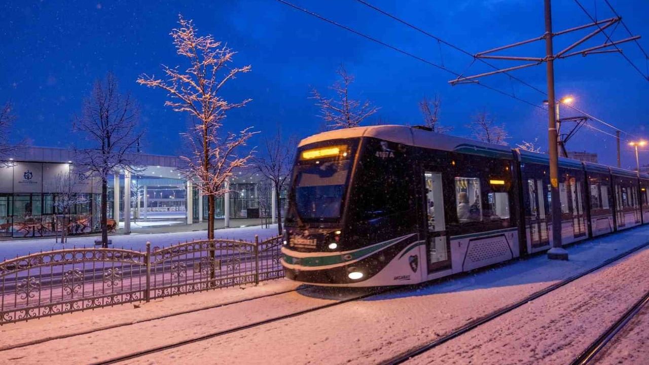 Kocaeli'de Yılbaşı Gecesi Ulaşımı: Otobüs ve Tramvaylarda Ek Sefer Düzenlendi