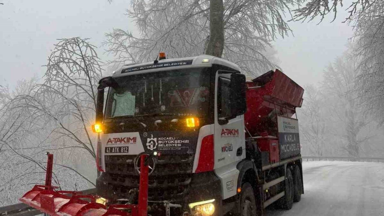 Kocaeli'de yüksek kesimlerde kesintisiz kış mesaisi başladı