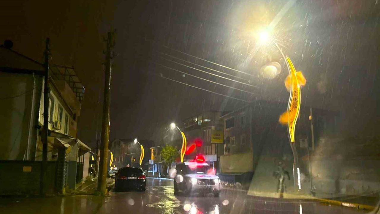 Kocaeli Derince'de Tahliye Olan Şahıs Büfede Bir Kişiyi Vurdu