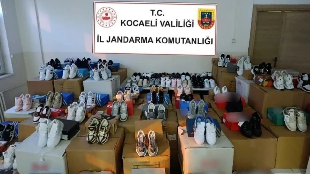 Kocaeli Kartepe'de 1.050 çift sahte spor ayakkabı ele geçirildi