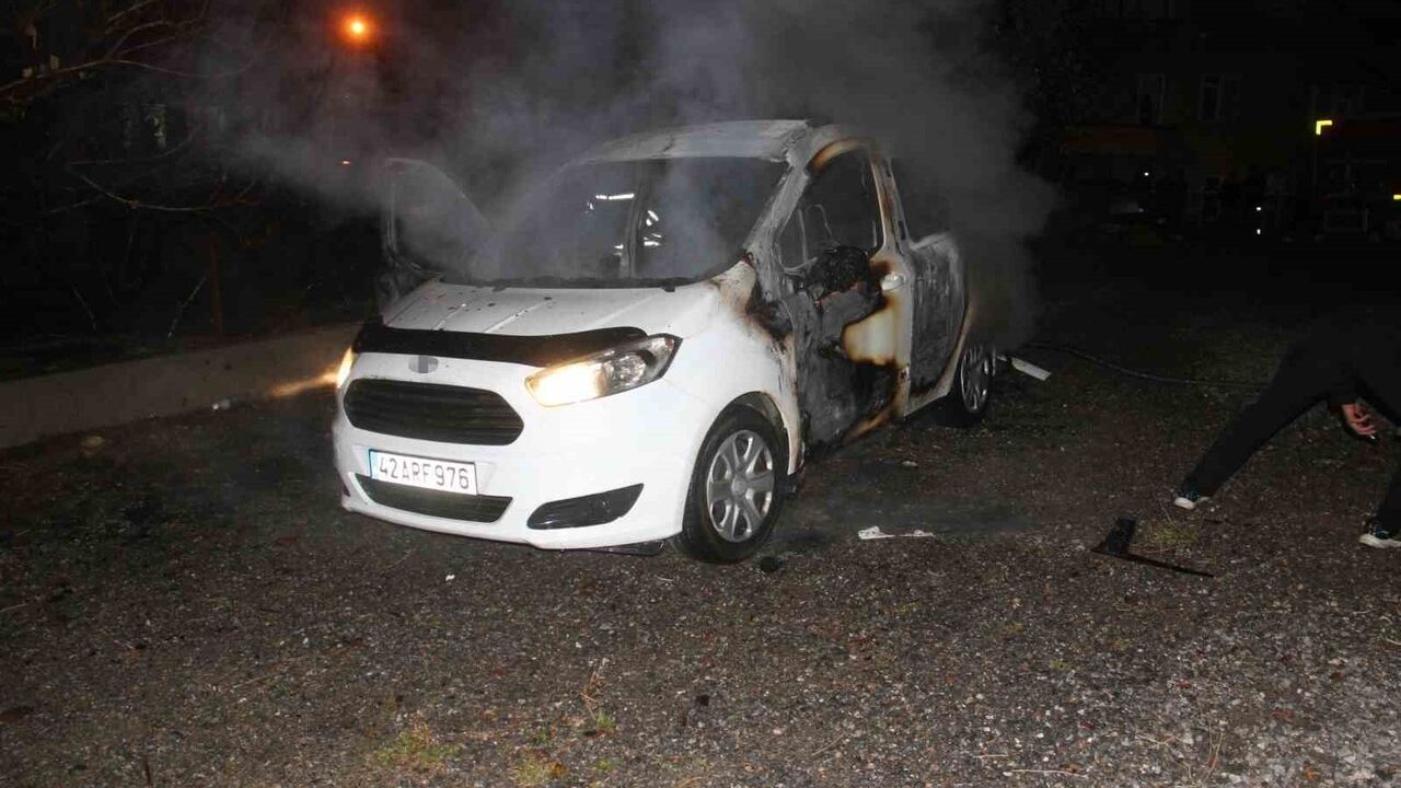 Konya Beyşehir'de Aile Tartışması Sonrası Araç Ateşe Verildi; Şüpheli Gözaltında