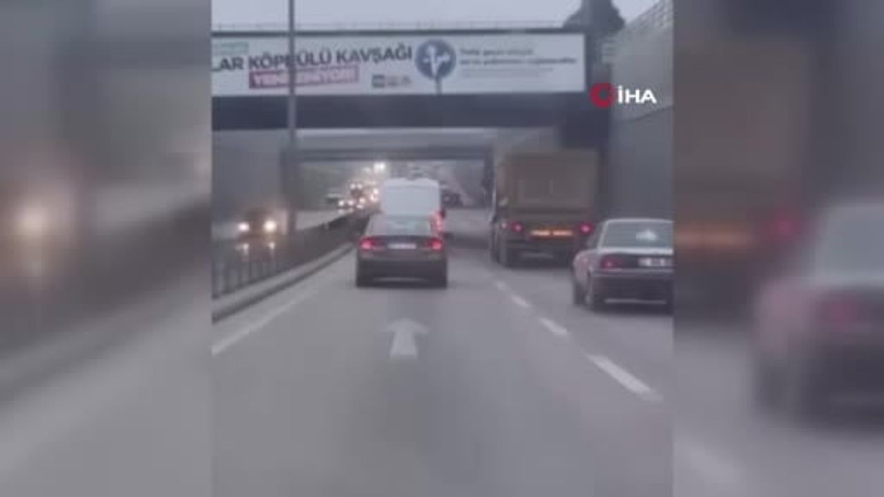 Konya'da aşırı hızla araçlar arasında 'makas' atan minibüs sürücüsü kamerada