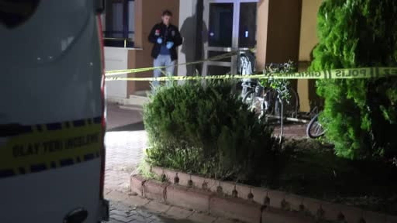 Konya'da boşanma aşamasındaki eşini 22 bıçak darbesiyle öldüren zanlı ağırlaştırılmış müebbet hapse çarptırıldı