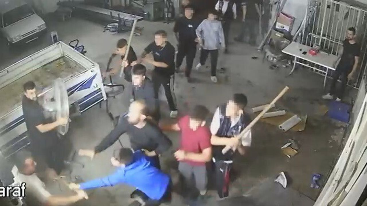 Konya'da iş yerinde bıçaklı, kürekli ve pompalı tüfekli kavga; anlar kamerada