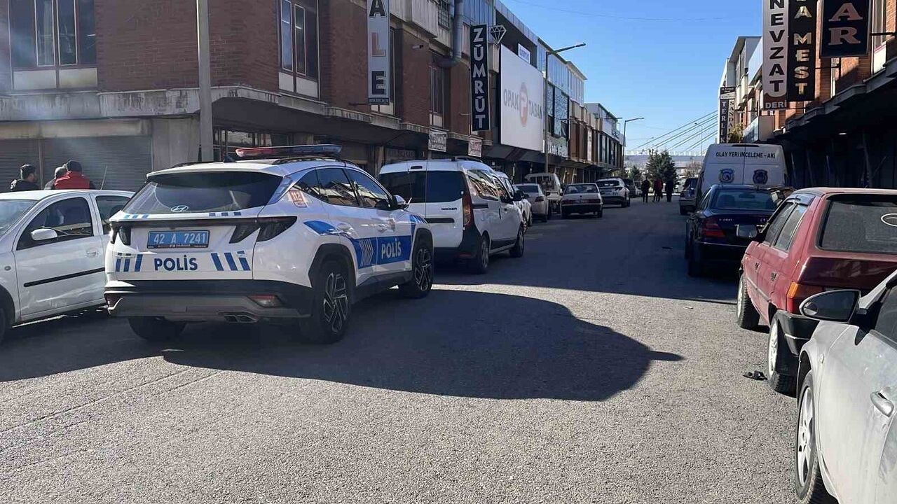 Konya'da kunduracıda işçiler arasında kavga: 1 kişi bacağından bıçaklandı