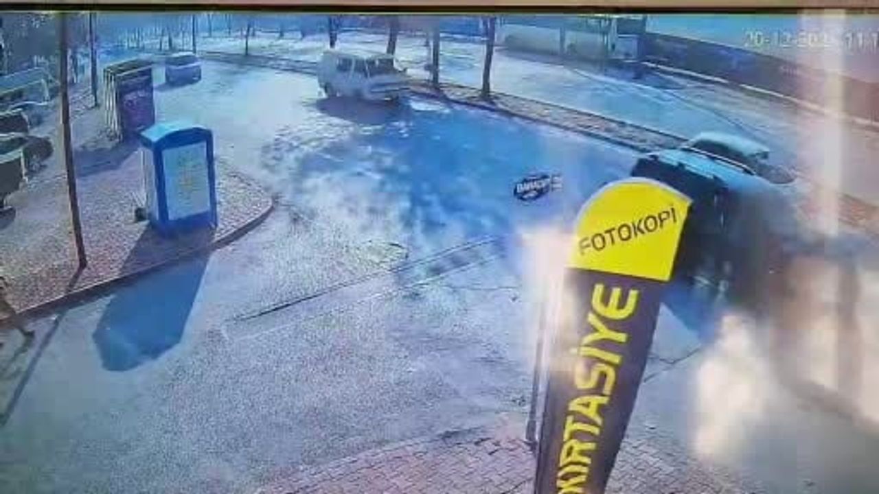 Konya'da makas yapan otomobil ağaca çarpıp takla attı; 1 kişi hayatını kaybetti