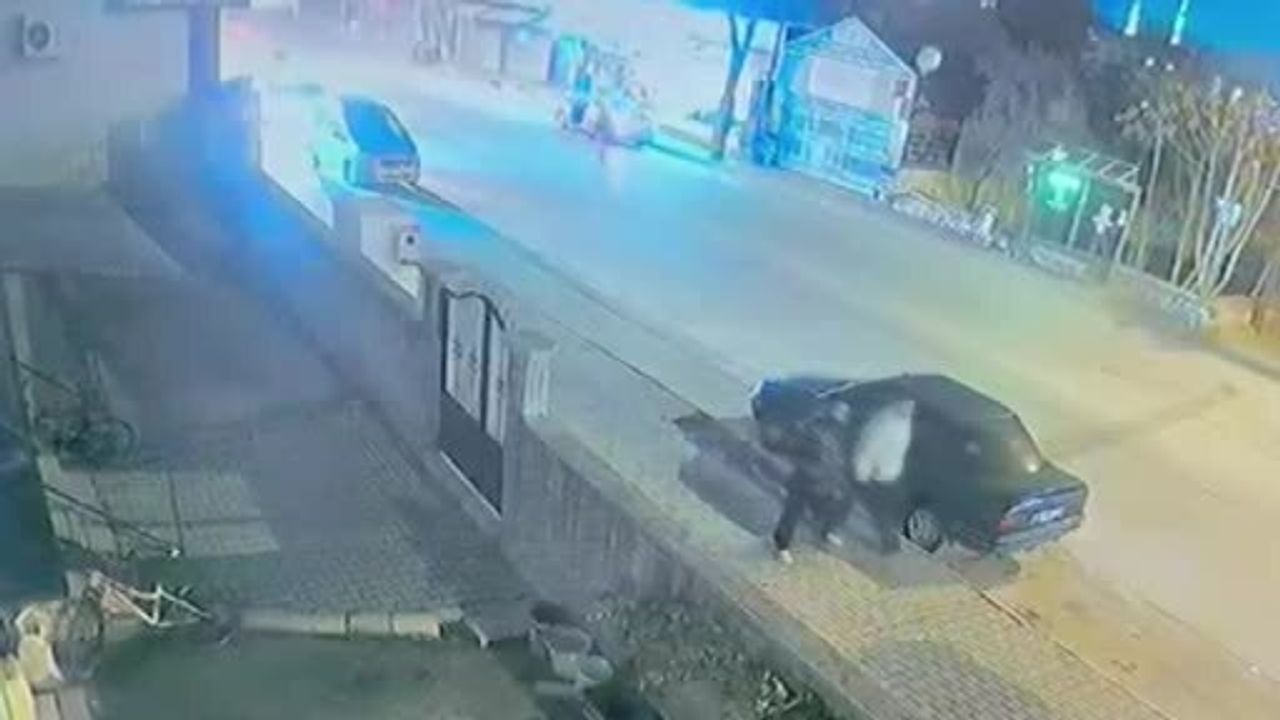 Konya'da yolun karşısına geçen 15 yaşındaki çocuğa motosiklet çarptı
