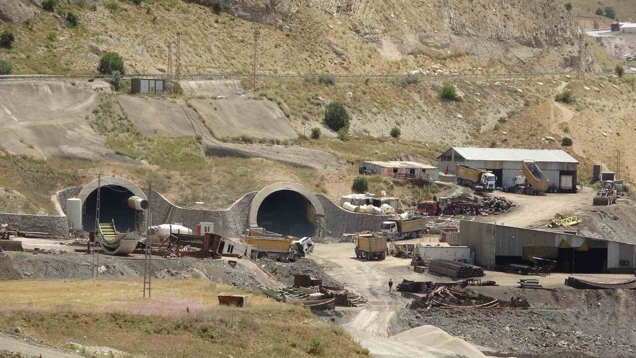 Kop Tüneli gecikiyor: Sürücüler kış aylarını güvenlik ve maliyet endişesiyle bekliyor