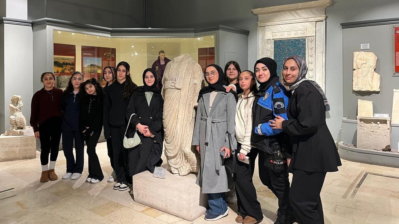 Kore’nin Renkleri Projesi Çorlu'da Çocukları Sinema ve Kültür Gezileriyle Buluşturdu