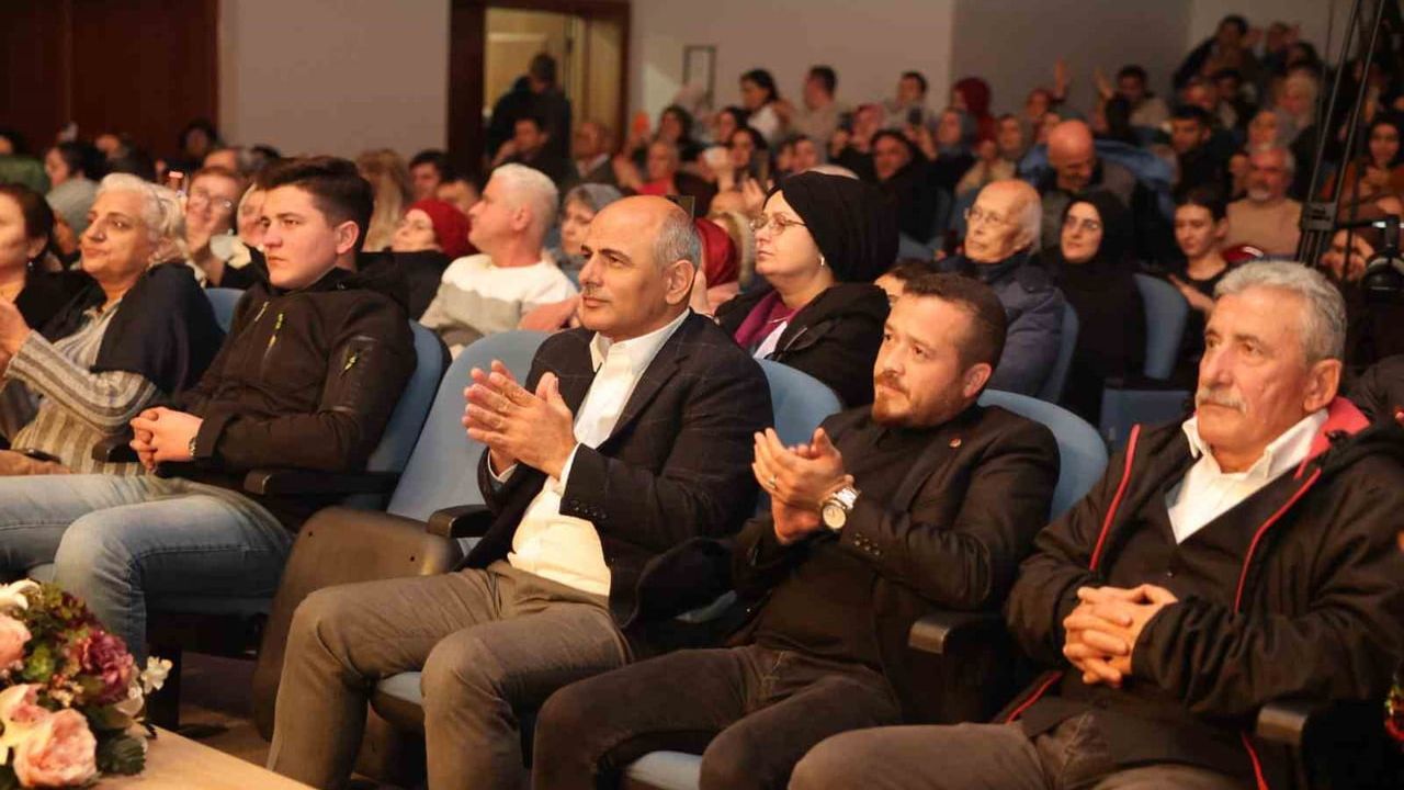 Körfez’de 'En Baba Konser' Tütünçiftlik’te: Arabesk Klasikleri Seslendirildi