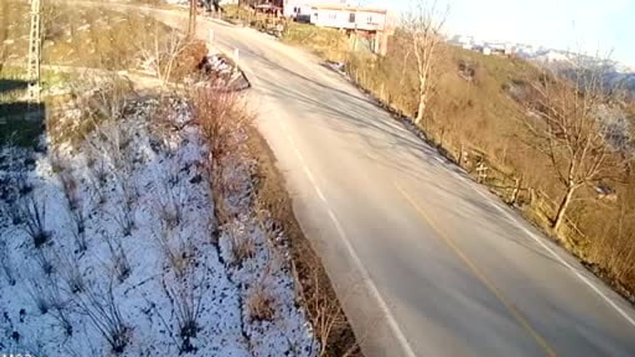 Korgan'da kontrolünü kaybeden ticari araç 30 metre yükseklikten fındık bahçesine düştü, sürücü yaralı kurtuldu