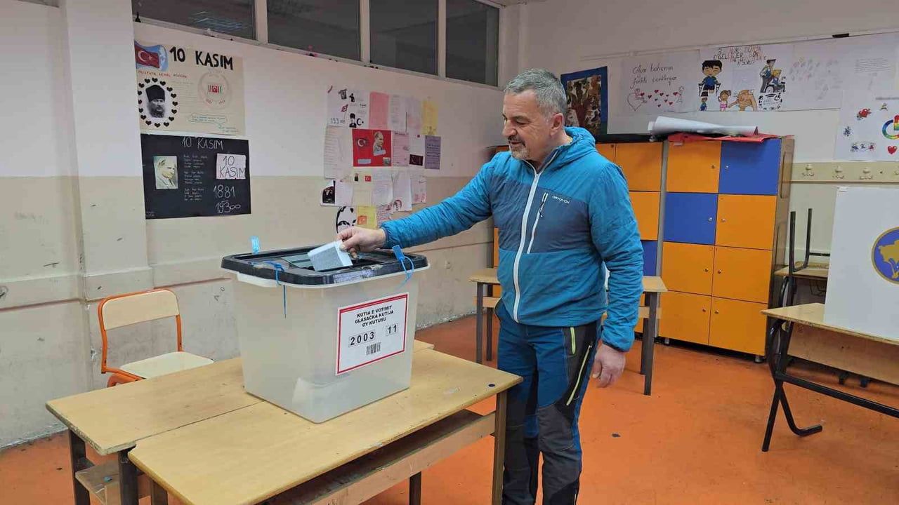 Kosova'da erken parlamento seçimleri: Halk bugün sandık başında