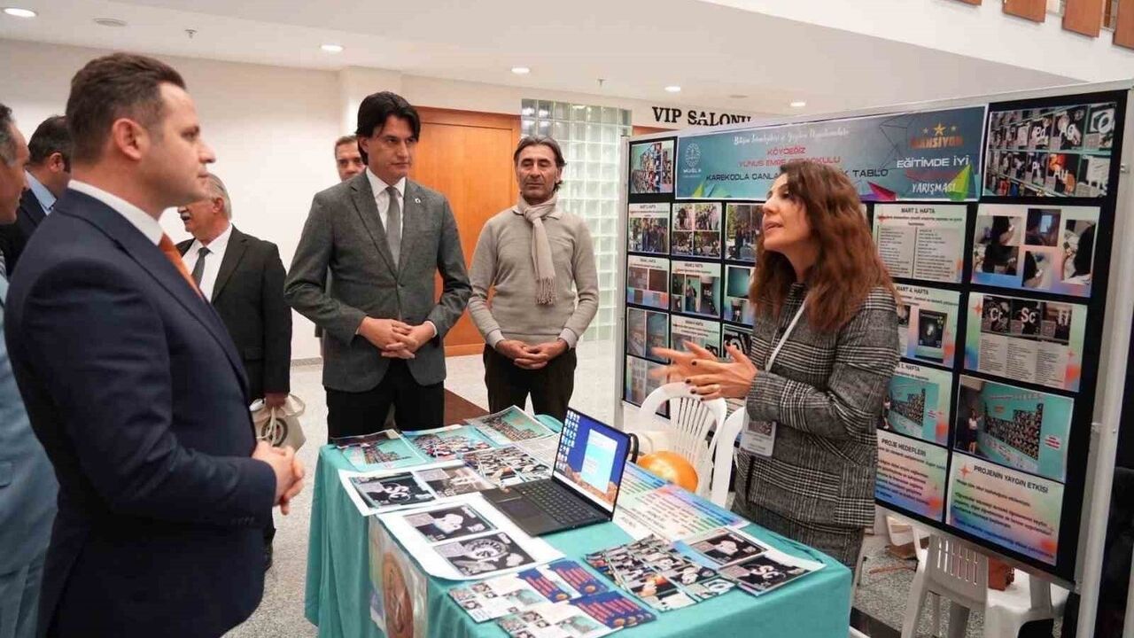 Köyceğiz'de Öğretmen Arzu Oktaroğlu İlhan'a 'Karekodla Canlanan Periyodik Tablo' Projesiyle Ödül