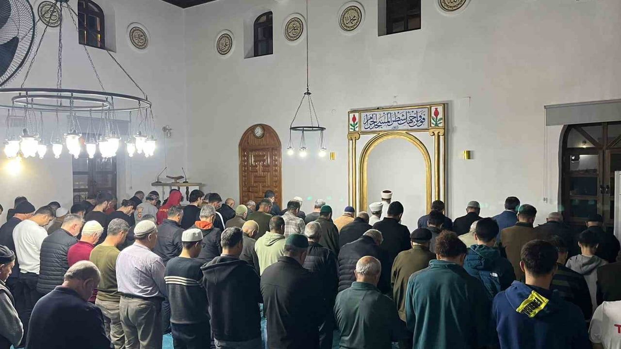 Köyceğiz'de Regaip Kandili camileri doldurdu