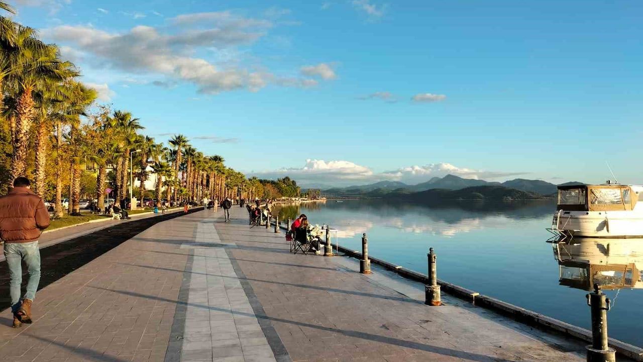 Köyceğiz'de Sandras Dağı Karla Kaplandı; Alçaklar Yağmurlu, Öğle Güneşi Etkili